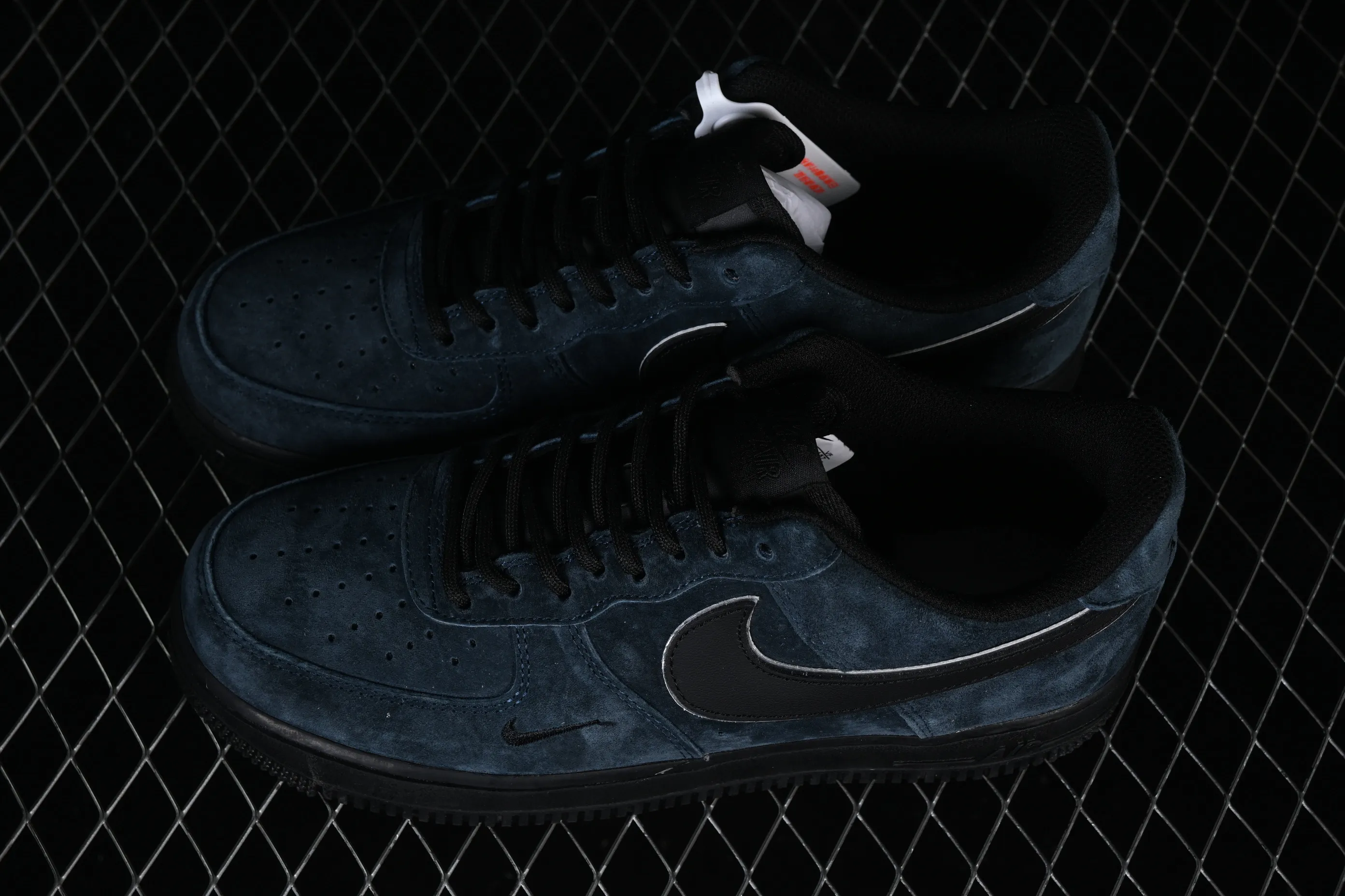 All categories Nk Air Force 1 Air Force series Nk Air Force 1 Low Air Force low-top Nike Air Force 1'07 Low Dark blue black Full suede Air Force low-top casual sneakers ZH0316-157